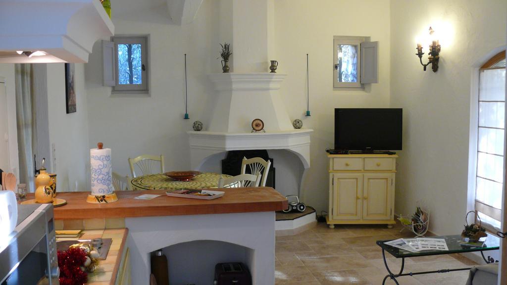 Вилла Les Bastides De L'Auviduery Moissac-Bellevue Экстерьер фото